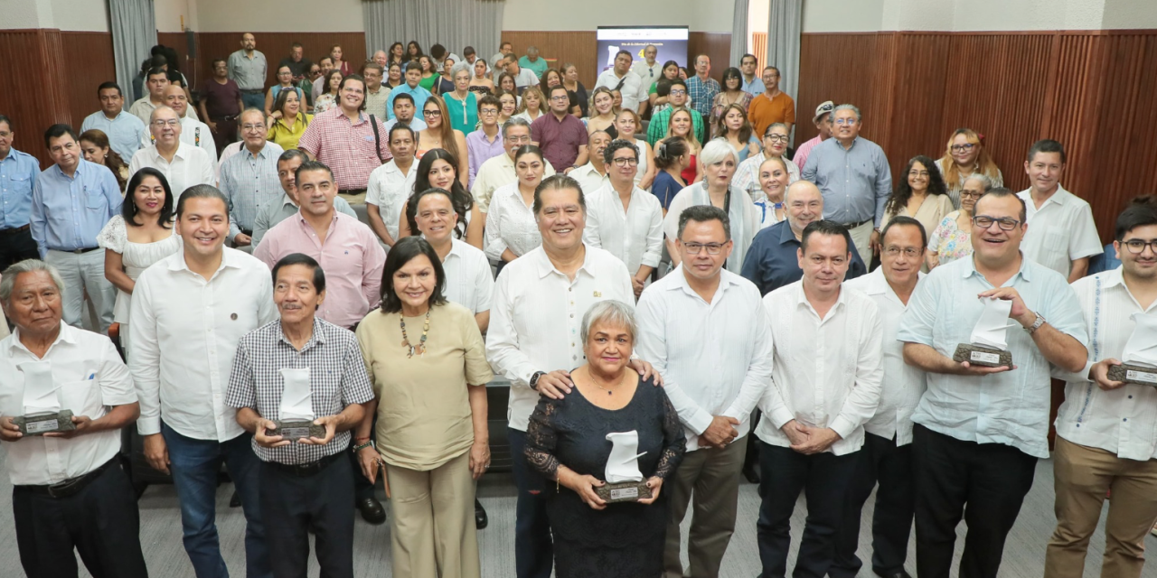 ENTREGA PREMIOS “PALABRA LIBRE” ASOCIACIÓN TABASQUEÑA DE PERIODISTAS