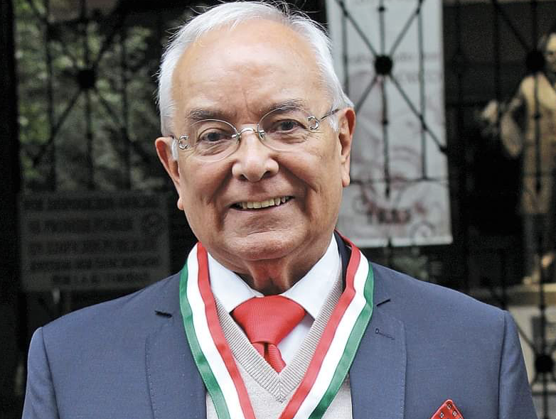 EL PROFESOR, LICENCIADO PABLO RUBÉN VILLALOBOS HERNÁNDEZ, JURADO DEL PREMIO CERVANTES DE LITERATURA
